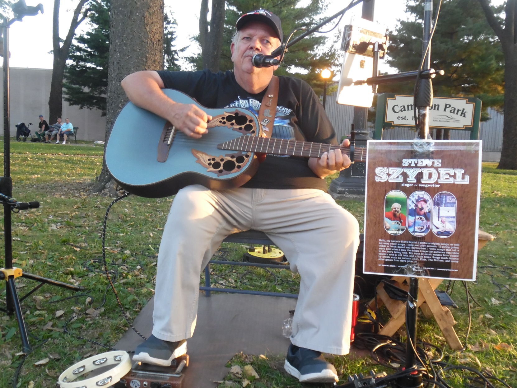 Marketplace serenade